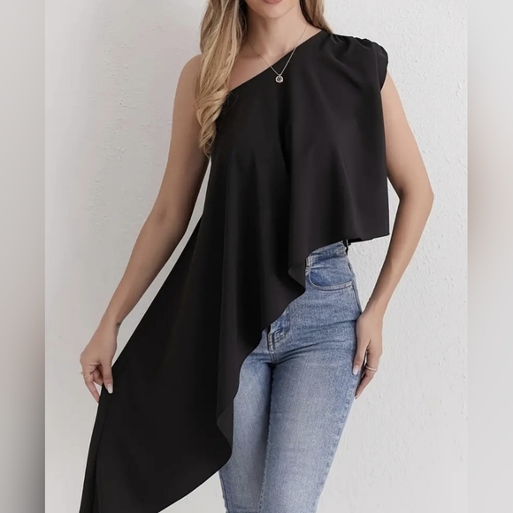 Unk Tops - HOST PICK- Women's Plus Size Black 1 Shoulder Top, Elegant Asymmetrical Hem-New-